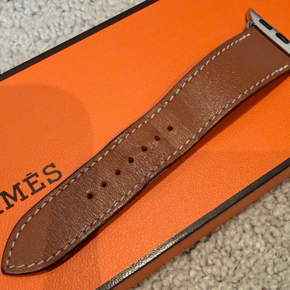 Hermès Single Tour Gold Leather Apple Watch Band 41mm - Picture 4 of 10